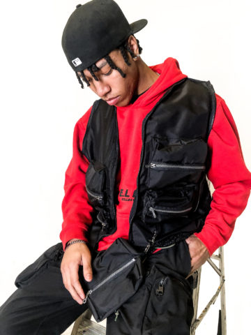 Bozzy sitting vespak